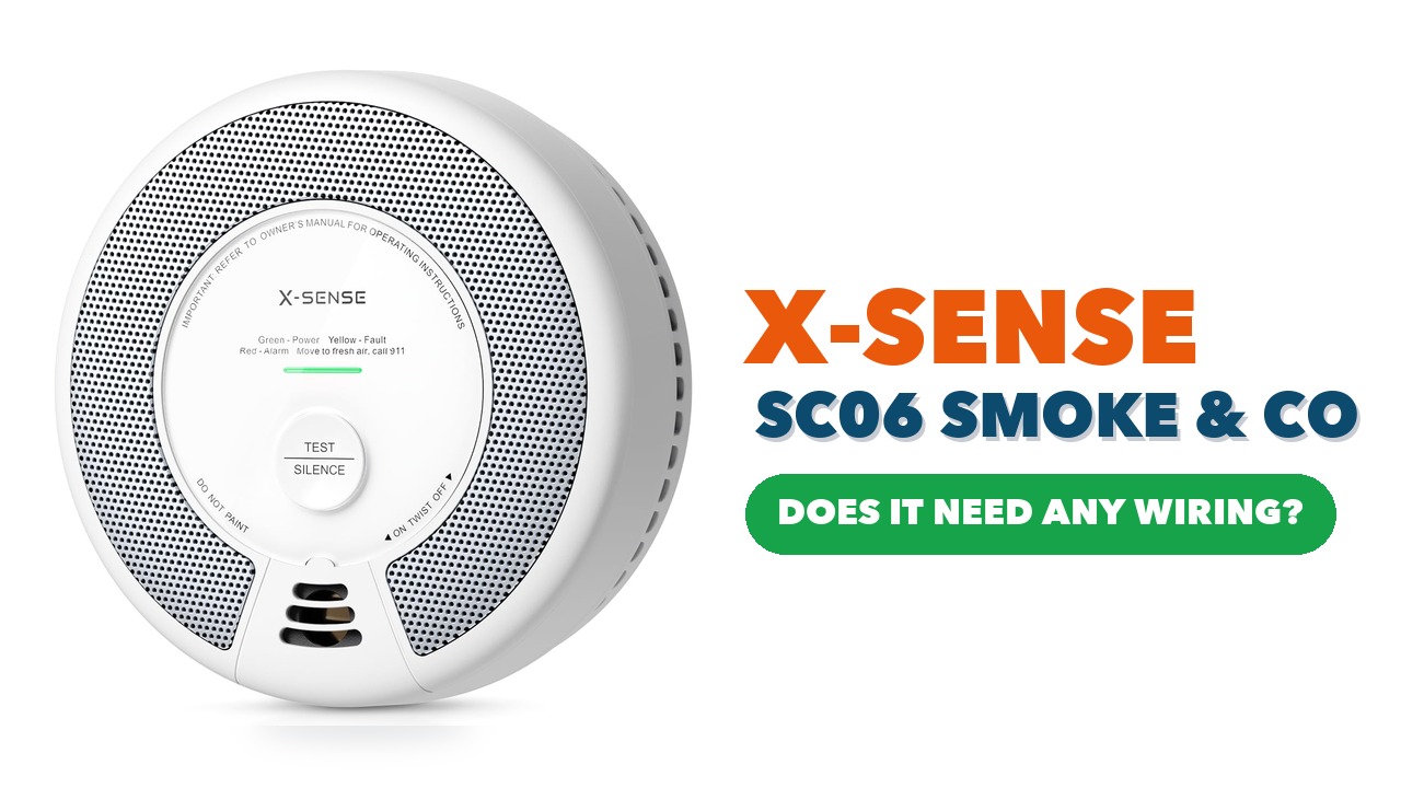 X-Sense SC06 round white smoke and carbon monoxide alarm on a white background