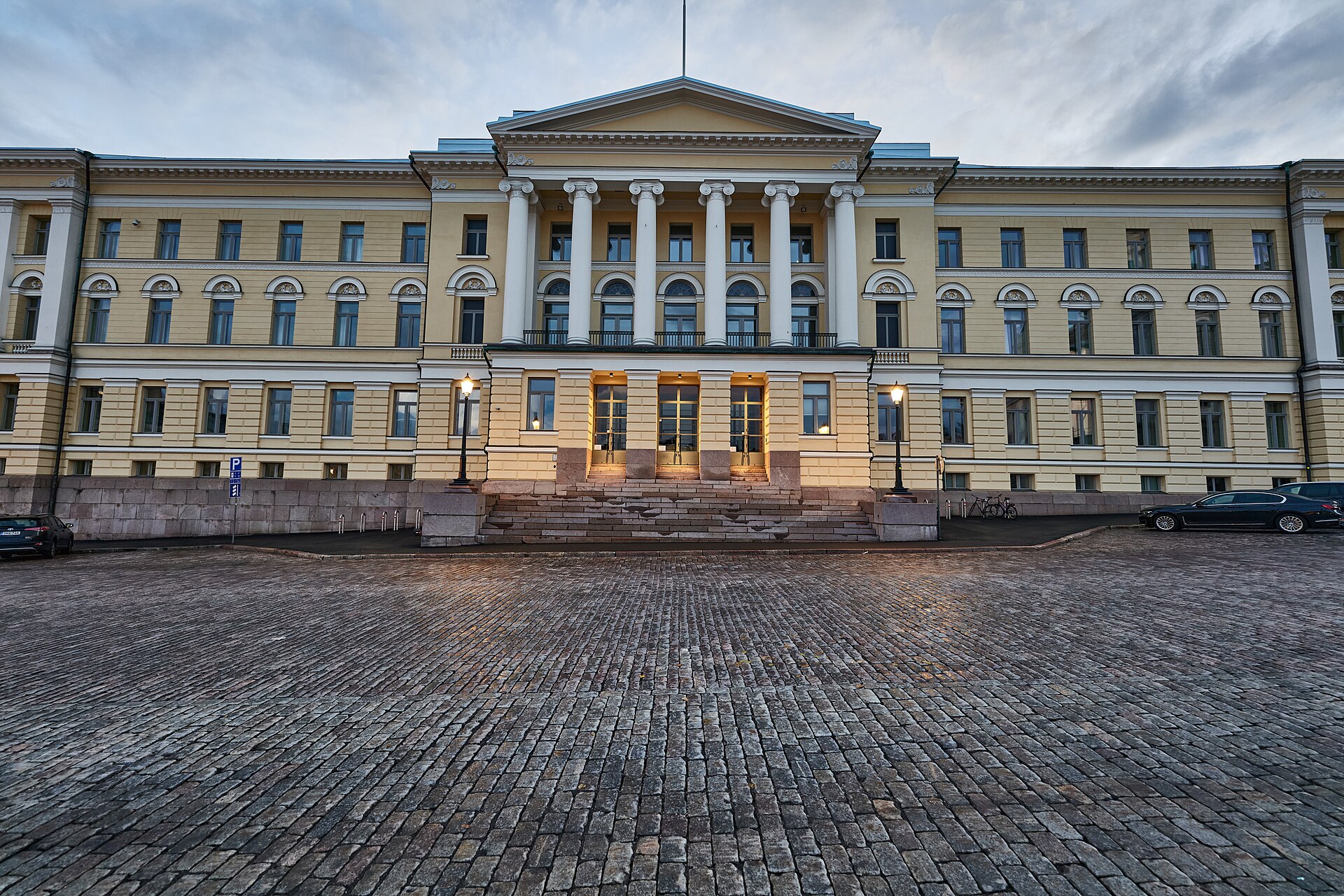The neoclassical Main Building of the University of Helsinki on Senate Square