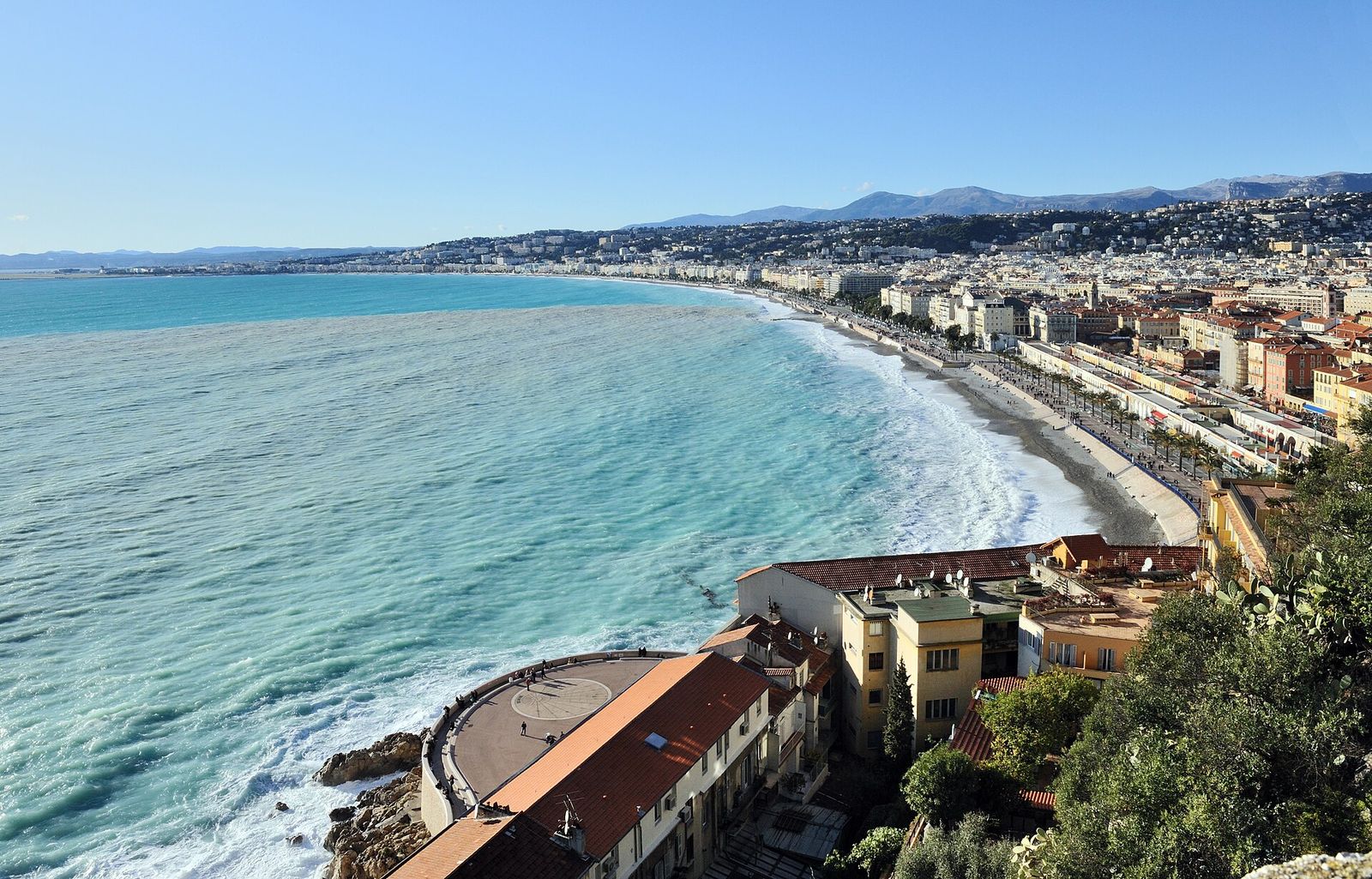 The curve of the Baie des Anges and the Promenade des Anglais in Nice, seen from above